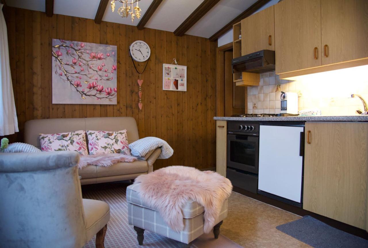 Spellbound A Romantic Hideaway For Adults Aged 18-35 Villa เลาเทอร์บรุนเนน ภายนอก รูปภาพ